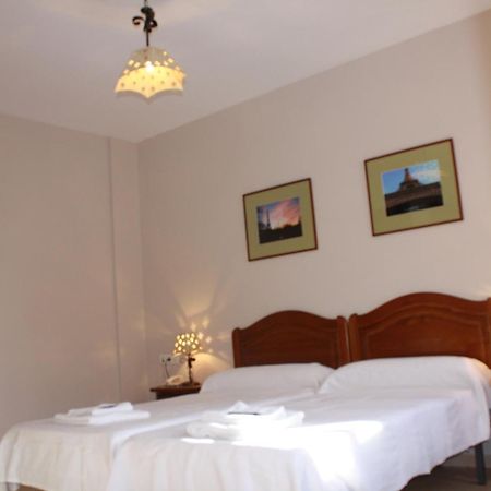 Hostal Carlos 2 La Línea de la Concepción Εξωτερικό φωτογραφία