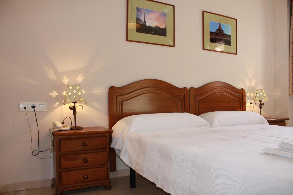 Hostal Carlos 2 La Línea de la Concepción Εξωτερικό φωτογραφία